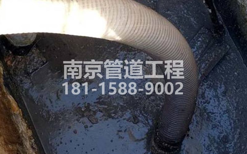 213黄梅抽粪