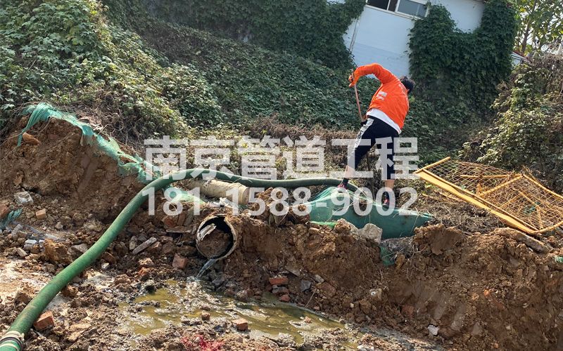 263黄梅工地化粪池清理