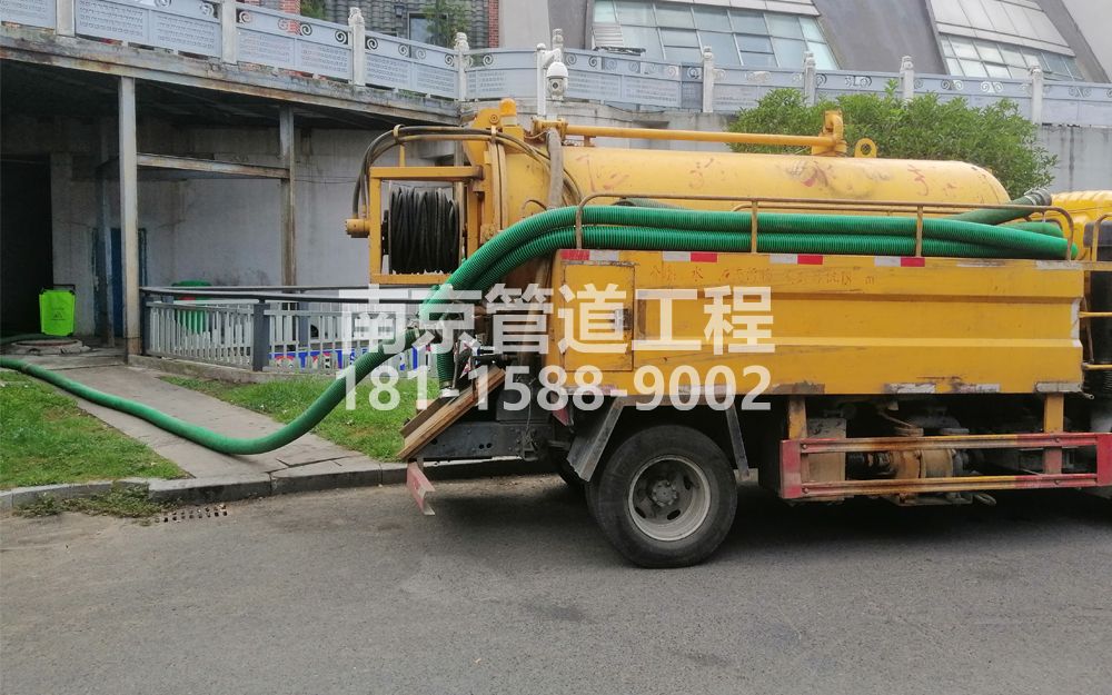 277黄梅商场隔油池吸污